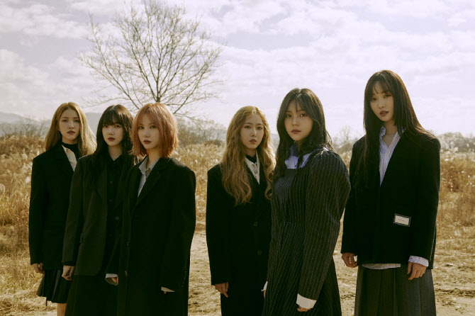 ビルボードなど米メディア、GFRIEND「Crossroads」に注目