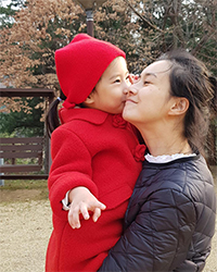 チェ・ジョンユンが近況報告、娘を抱いて幸せ笑顔