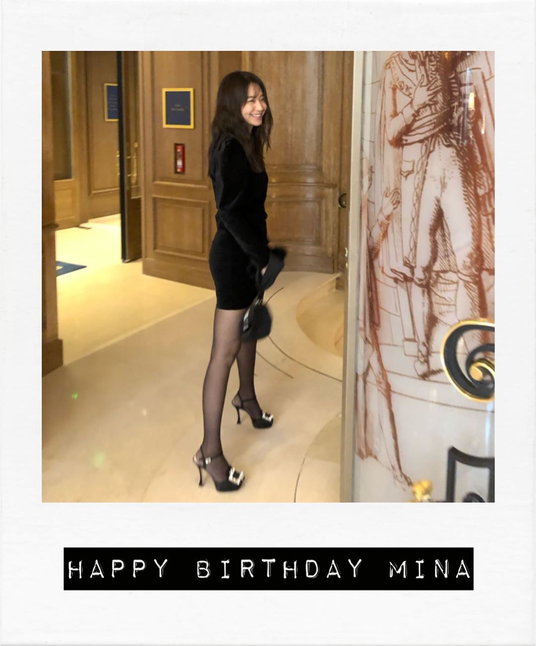 誕生日を迎えたシン・ミナ、ミニドレス姿がステキ