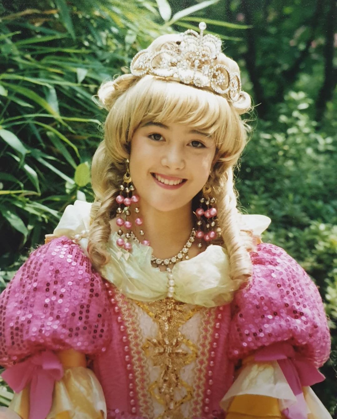 「イ・ビョンホンの妹」イ・ジアンは「リアルお姫様」？　中学時代の写真公開