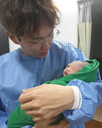 チャン・ソンギュ、26日に第二子誕生「無条件で愛する」