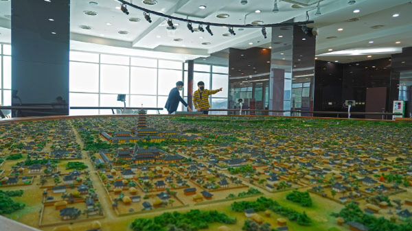 新羅千年の都邑を再現、慶州タワーで13年ぶり模型リニューアル