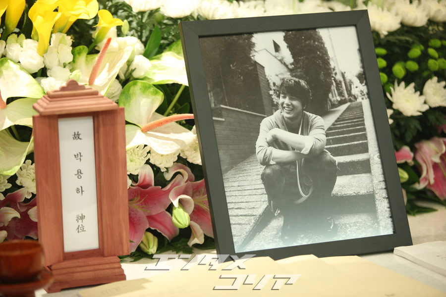 パク・ヨンハさんの死から10年…ソ・ジソブ、リュ・シウォンら「今も彼のことを…」
