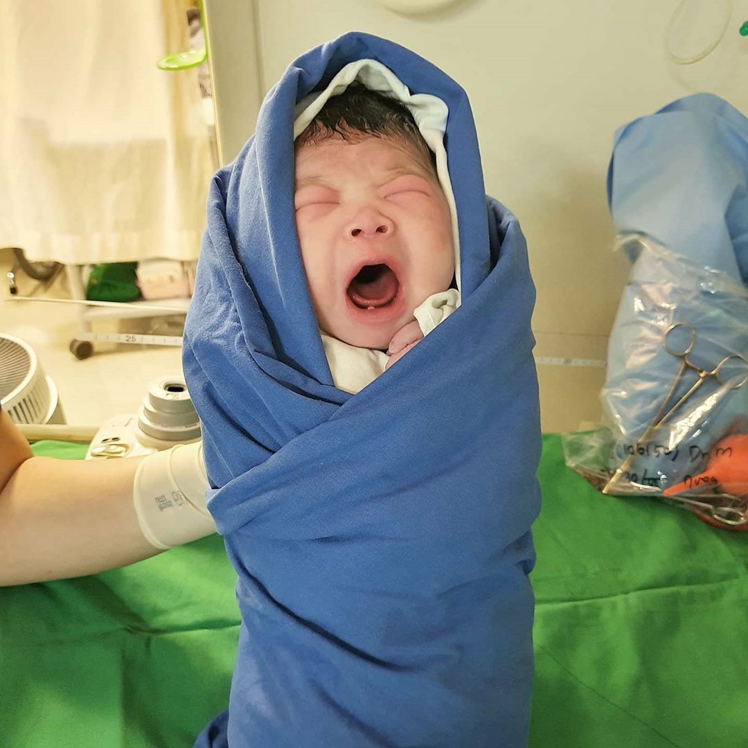 4Menキム・ウォンジュに第一子男児誕生