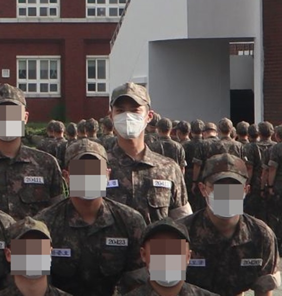パク・ボゴム、入隊後の写真…マスクで隠してもイケメン