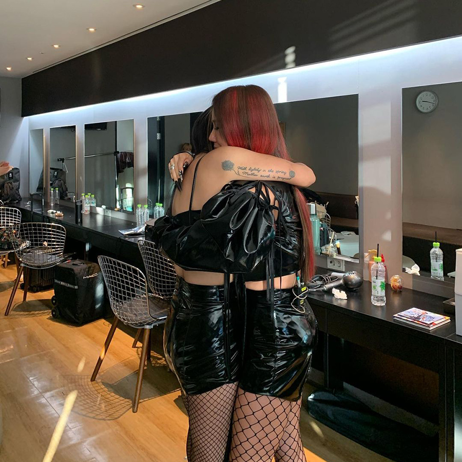 「払戻遠征隊」オム・ジョンファ＆イ・ヒョリが感激の抱擁