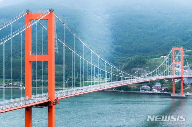 主塔の上から鷺梁海峡を一望…南海大橋が観光コースに