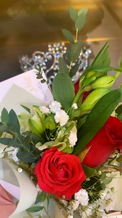 元KARA知英、故ク・ハラさんの誕生日に記念の花プレゼント「会いたいオンニへ」