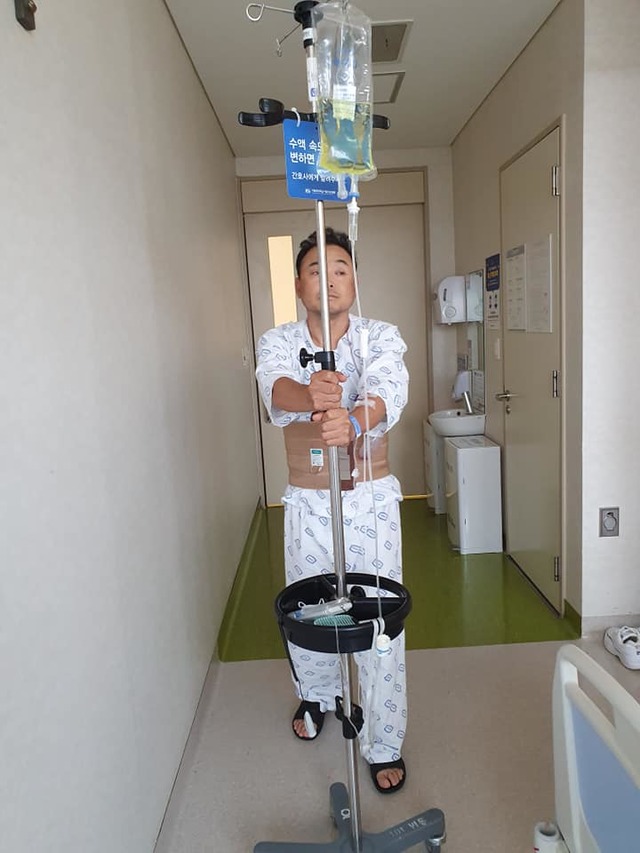 「国民的マラソンランナー」李鳳柱、手術を受けてまっすぐになった腰