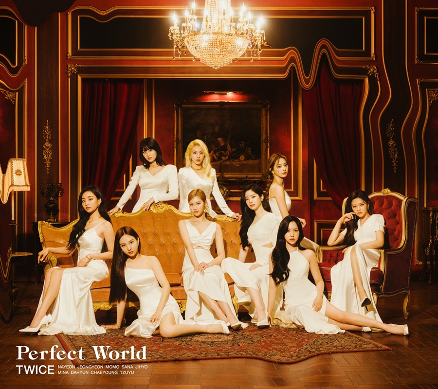 TWICE、日本3rdアルバム「Perfect World」ジャケ写公開…強烈なオーラ