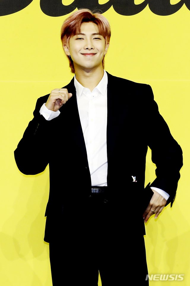 BTSのRM、熱愛説を自ら否定…「全く知らない方」