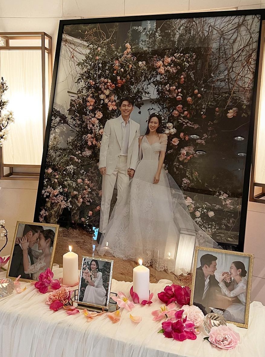 チェ・ソンジュンがヒョンビン＆ソン・イェジンの結婚式フォトテーブルを公開