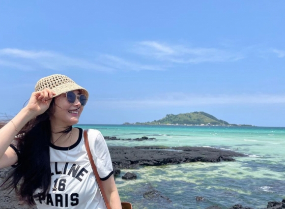 チェ・ジウ、海辺で幸せなほほ笑み…相変わらず清純な美しさ