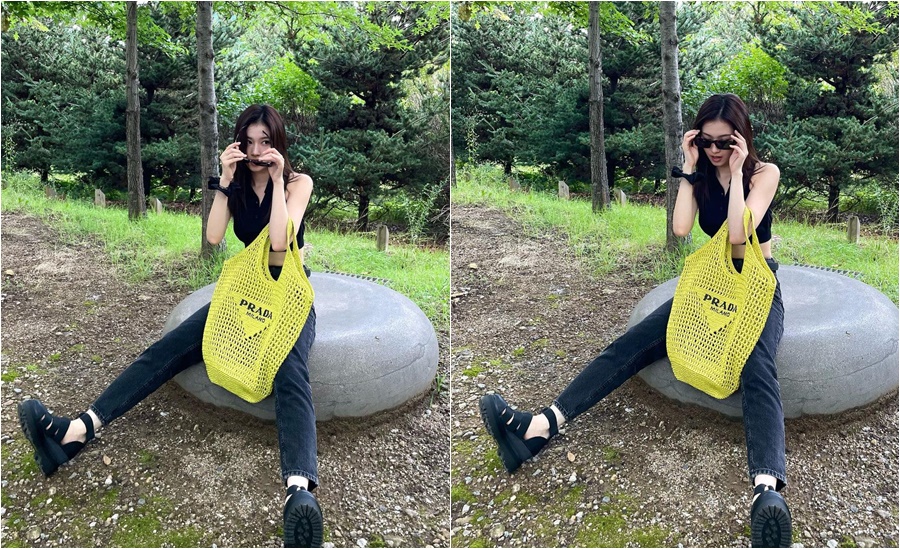 TWICEサナの大胆「美くびれ」ショット…驚異のスレンダーボディ