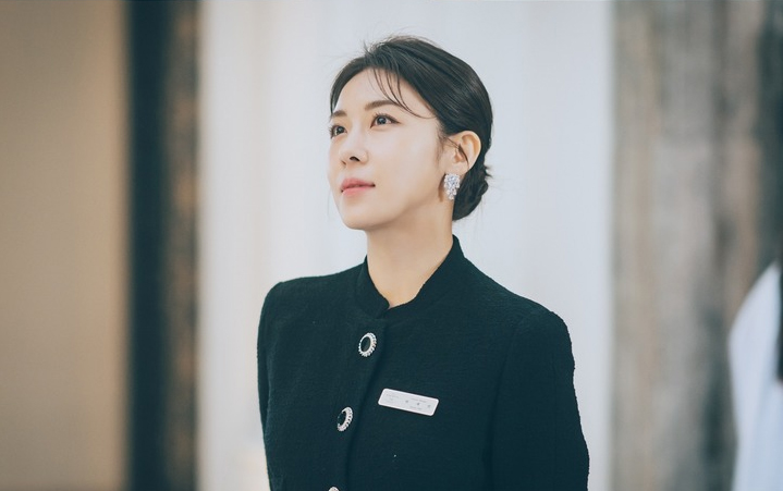 『カーテンコール』ハ・ジウォン、ホテルの総支配人に変身…高品格の美しさ