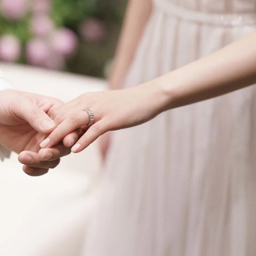キム・ヨナ、高級な結婚指輪を公開！　2800万ウォンのDior製品