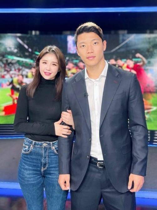 黄喜燦選手と腕を組んだチェ・アリ気象キャスター「ジェントルで、人間性すら完ぺき」