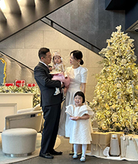 【フォト】元s#arpイ・ジヘ&ムン・ジェワン夫妻 かわいい次女の満1歳祝い写真公開