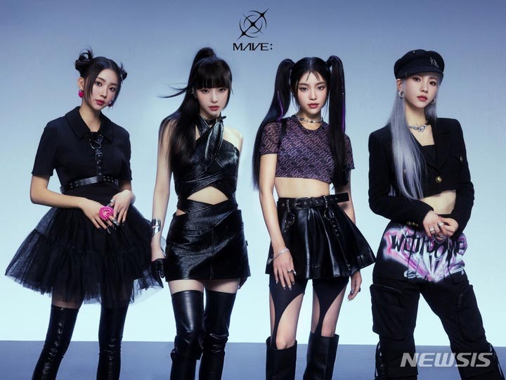 （左から）MARTY・ZENA・TYRA・SIU（写真＝メタバースエンターテインメント提供）