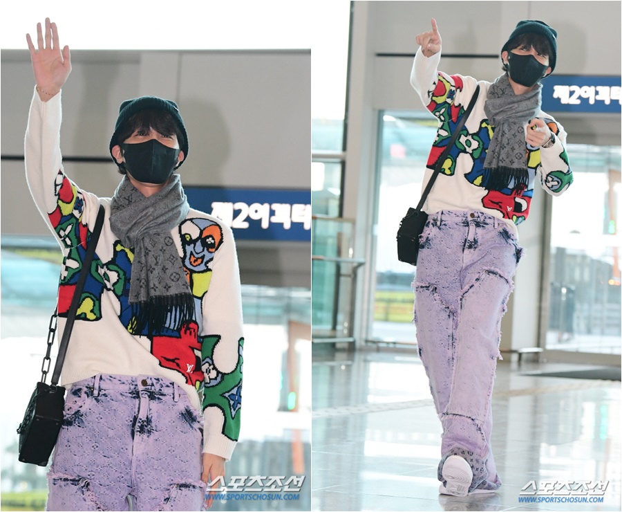 「空港ファッション×ダンス」　BTSのJ-HOPE、ライブ会場のように華やかな出国