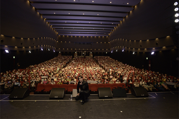 イム・シワン、東京でのファンミ盛況…『雪の華』など熱唱
