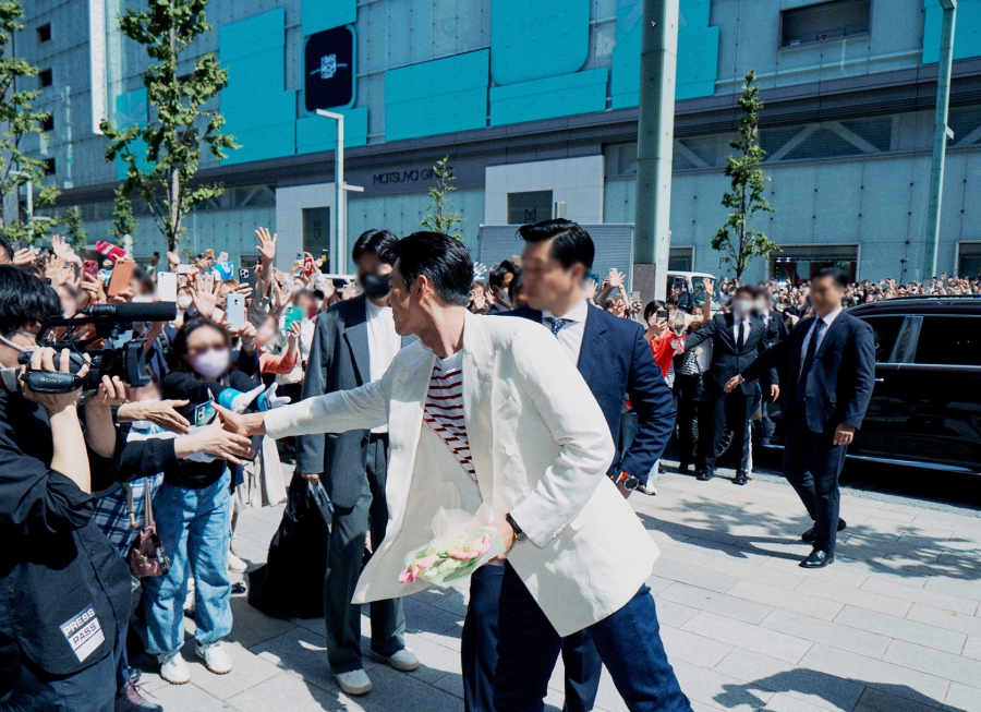 5年ぶりのヒョンビン訪問に日本のファン熱狂…1000人が集結