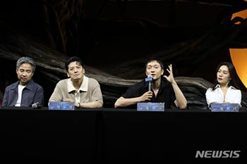 【フォト】ソン・ソック&チェ・ヒソら出演『木の上の軍隊』記者懇談会