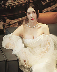【フォト】クララ 純白ドレスで清純&優雅なビジュアル公開