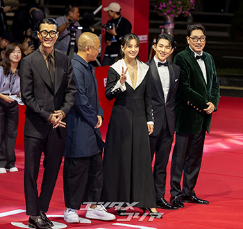 【フォト】『毒戦 BELIEVER 2』チャ・スンウォン&ハン・ヒョジュ&チョ・ジヌンら登場=釜山映画祭