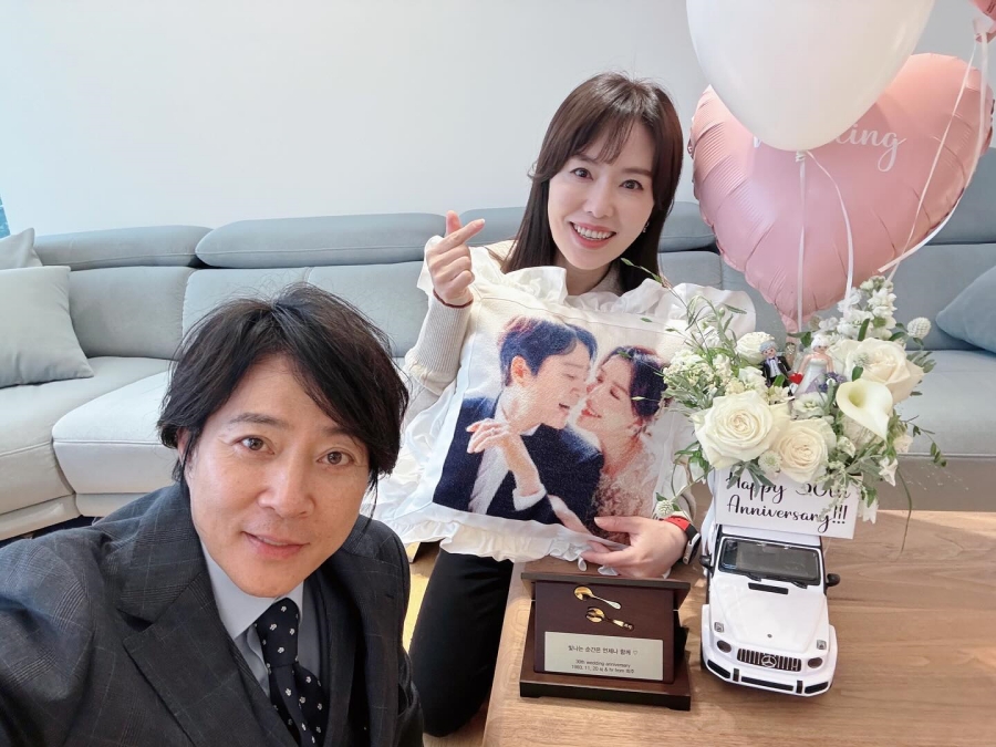 チェ・スジョン＆ハ・ヒラ夫妻　結婚30周年で写真公開…韓国芸能界きってのおしどり夫婦