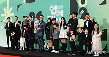 【フォト】MCシン・ドンヨプ&チョ・イヒョン&チュ・ウジェなど、『KBS芸能大賞』に出席したスターたち