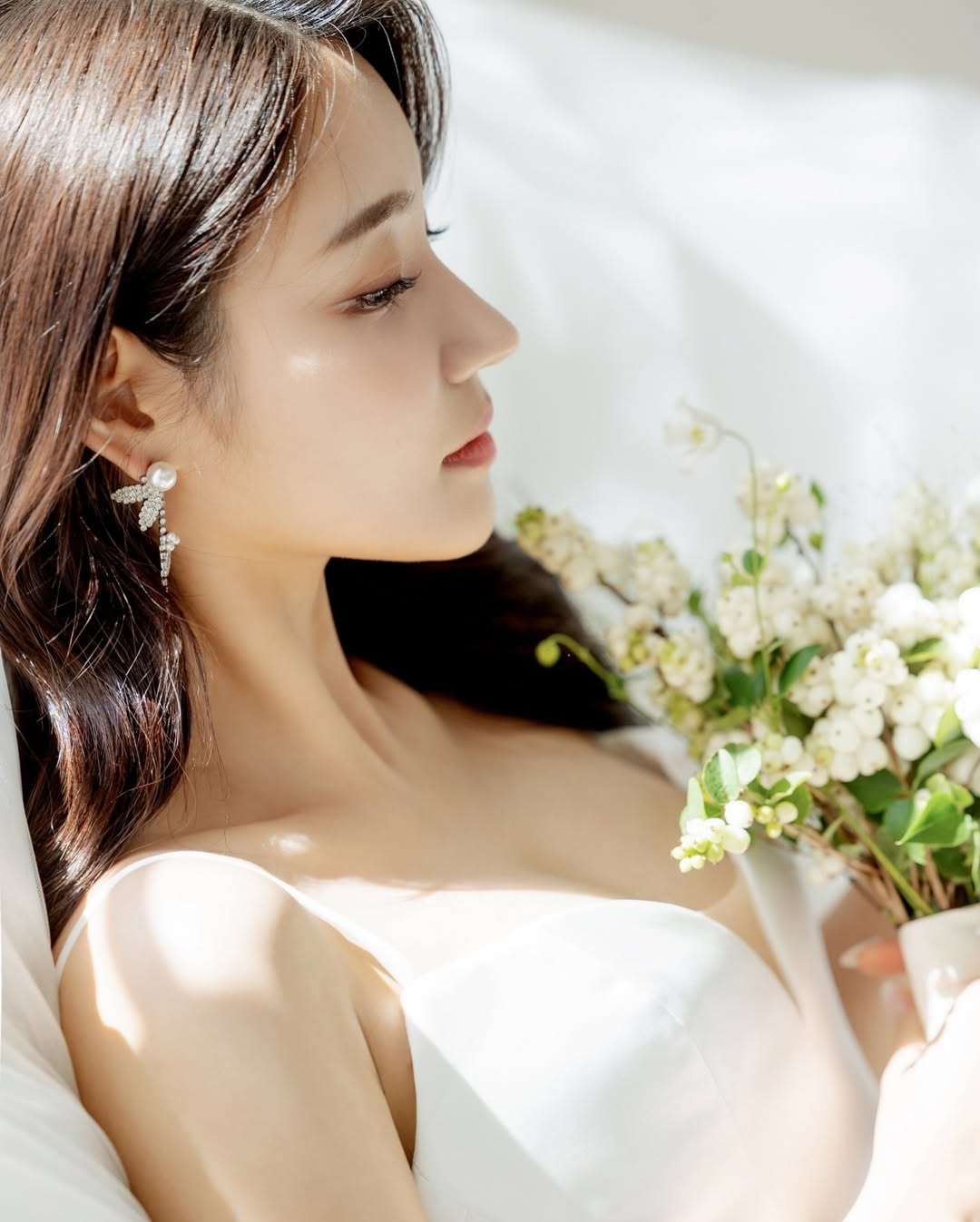 【フォト】元AOAユナ、ロマンチックなウエディング写真公開