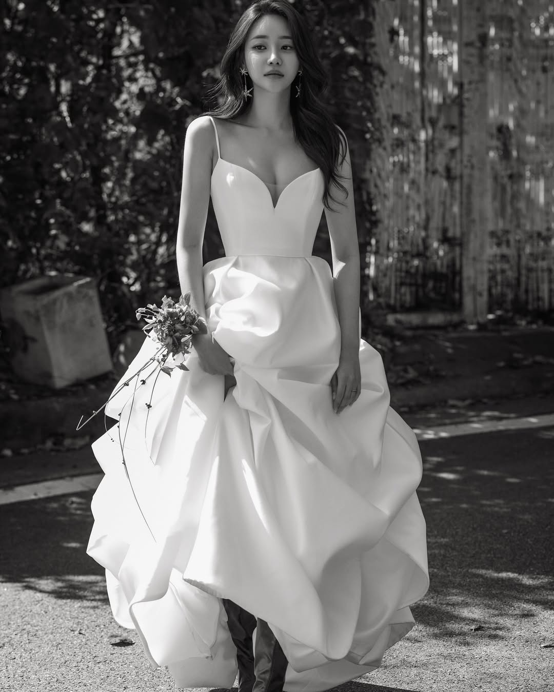 【フォト】元AOAユナ、ロマンチックなウエディング写真公開