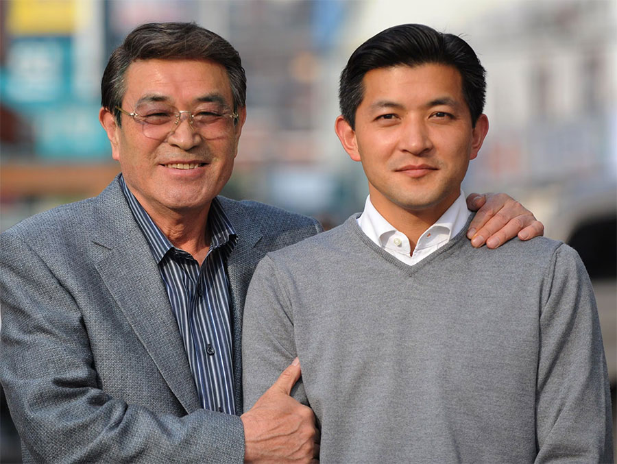 洪政旭・元議員の父親で映画俳優のナムグン・ウォンさん（本名：ホン・ギョンイル）は、息子が幼いころから「お前は民族と人類に寄与する真人間として生きていかねばならない」と教えていたという。／朝鮮日報DB