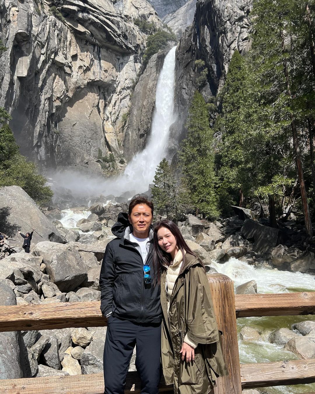 チン・テヒョン、妻パク・シウンとカリフォルニア旅行　「妻と共に過ごす本物の人生がとてもいい」