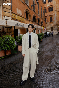 【フォト】SHINeeミンホ 雨のローマでクラシカル・ファッション