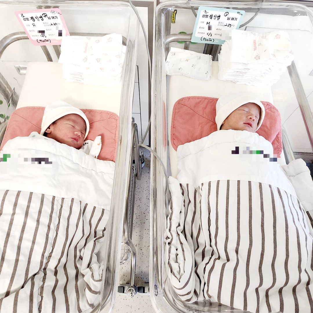ユン・ソクヒョン＆チョン・イニョン夫妻に双子誕生　「ドタバタ育児、うまくやりたい」