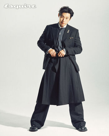 【フォト】キム・ソンチョル、中性的なスーツを着て多彩な魅力