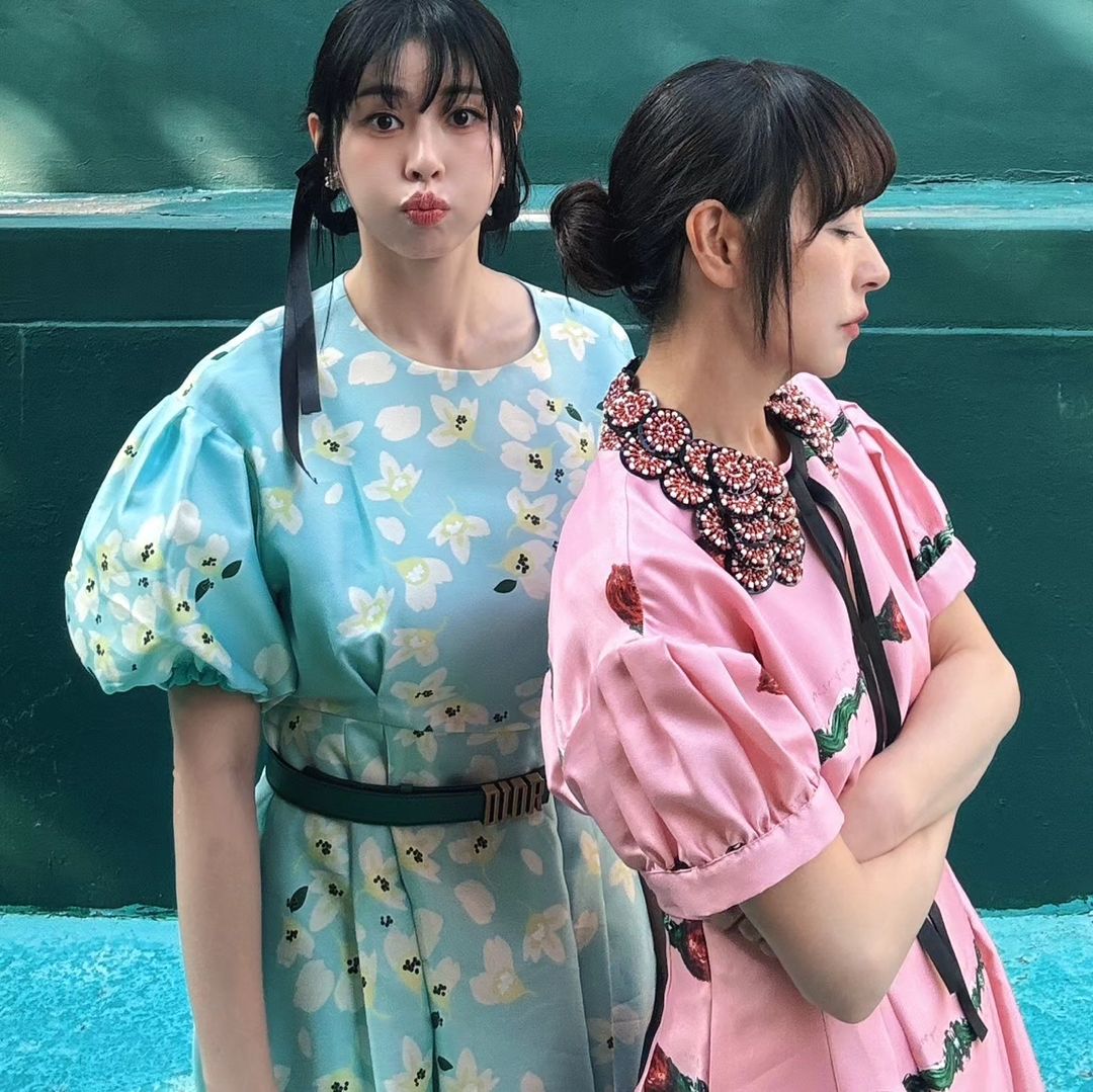 ソ・ジョンヒ「まるで姉と妹」娘ソ・ドンジュとシミラールックで2ショット