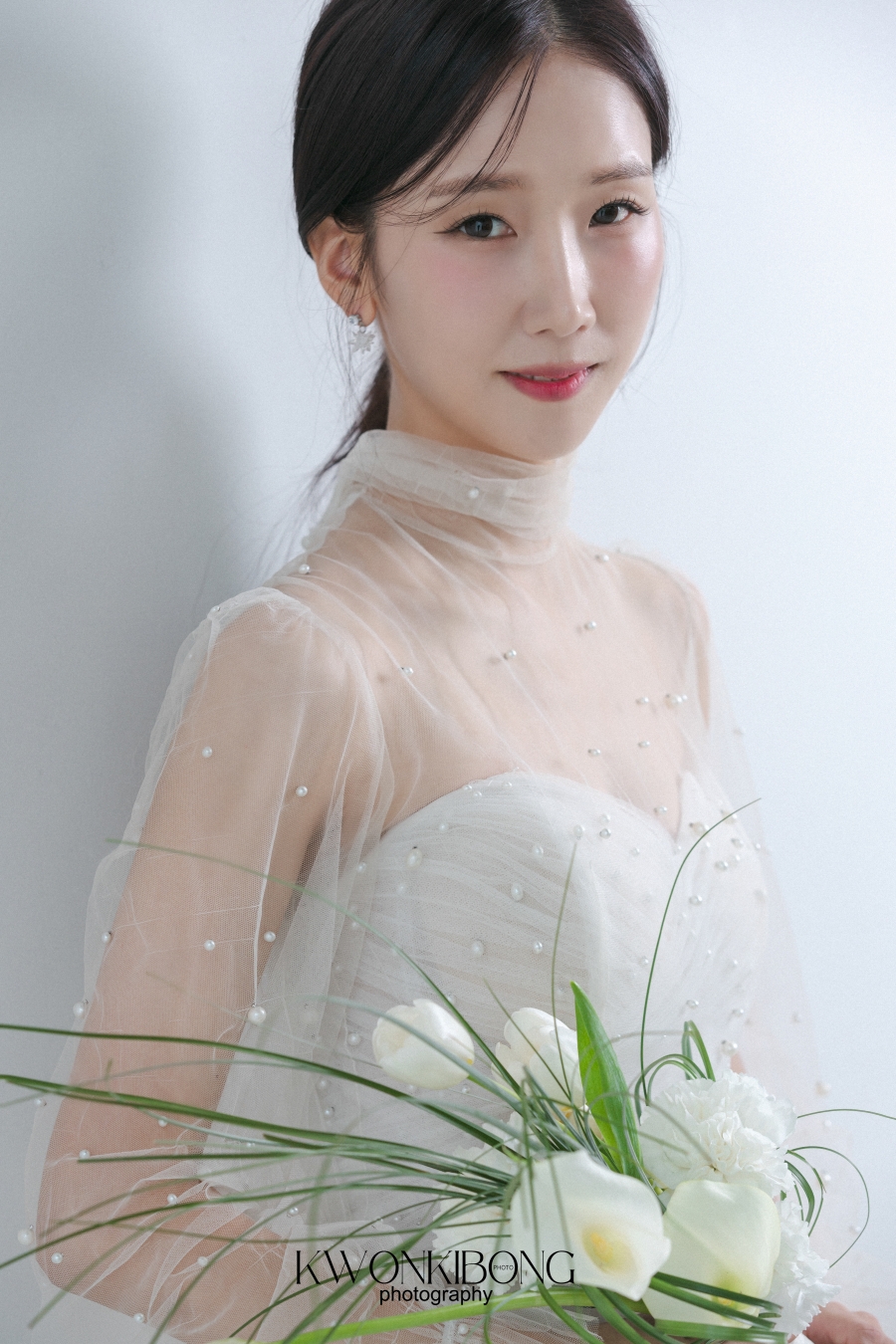 【フォト】パク・ソヨン＆文京賛、甘いウエディン写真公開…女性お笑いタレント仲間も一緒に撮影
