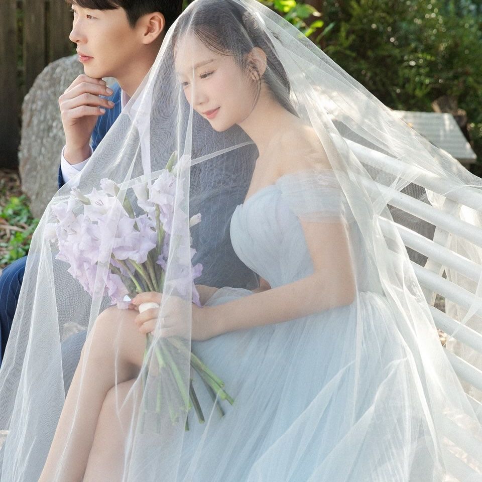 【フォト】パク・ソヨン＆文京賛、甘いウエディン写真公開…女性お笑いタレント仲間も一緒に撮影
