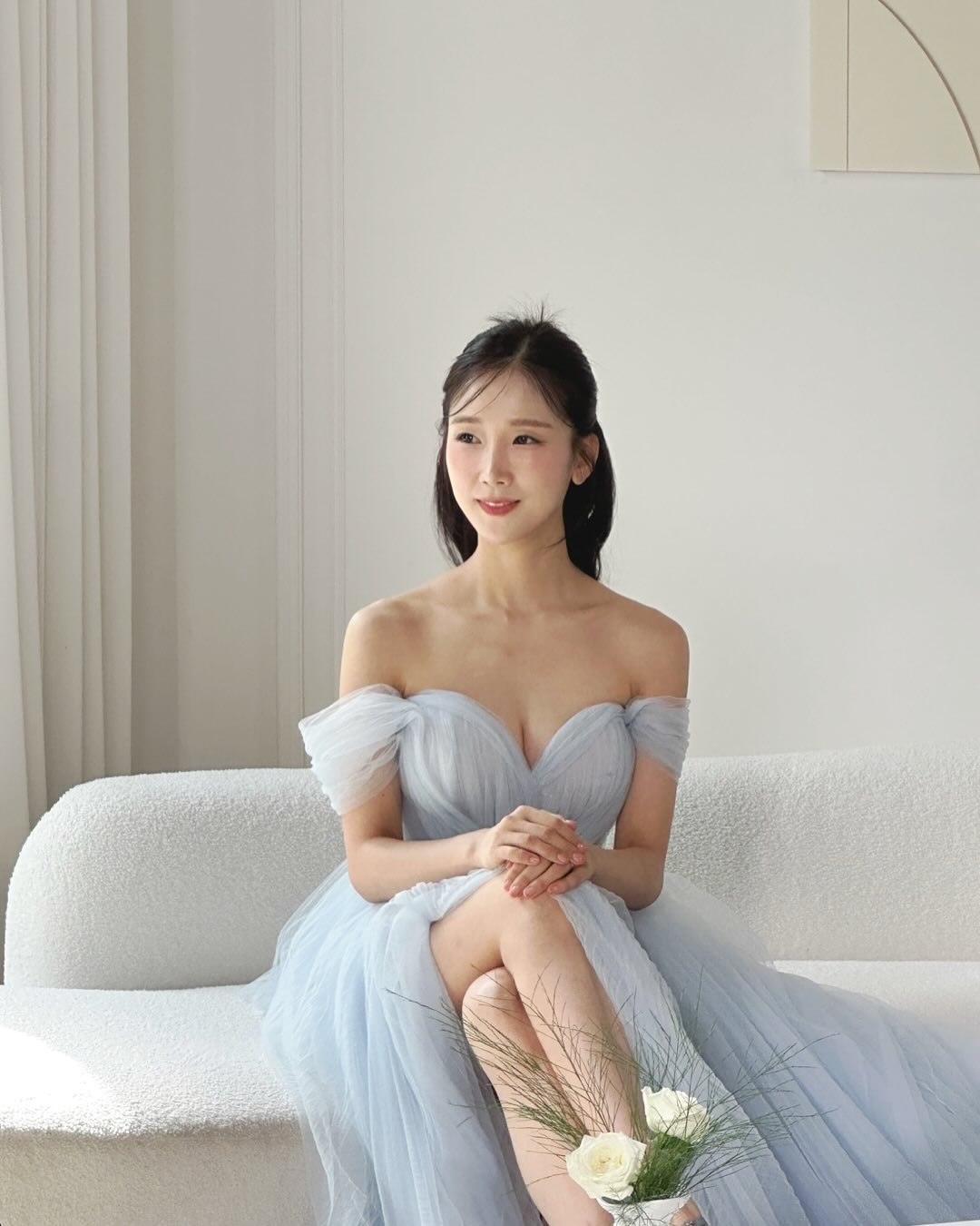 【フォト】パク・ソヨン＆文京賛、甘いウエディン写真公開…女性お笑いタレント仲間も一緒に撮影