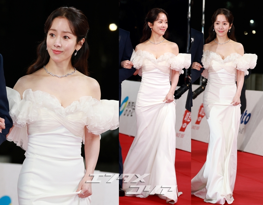 ハン・ジミン＆キム・ゴウン＆ヘリ＆タン・ウェイら、ブラック＆ホワイトのドレスを着た美しい女優たち
