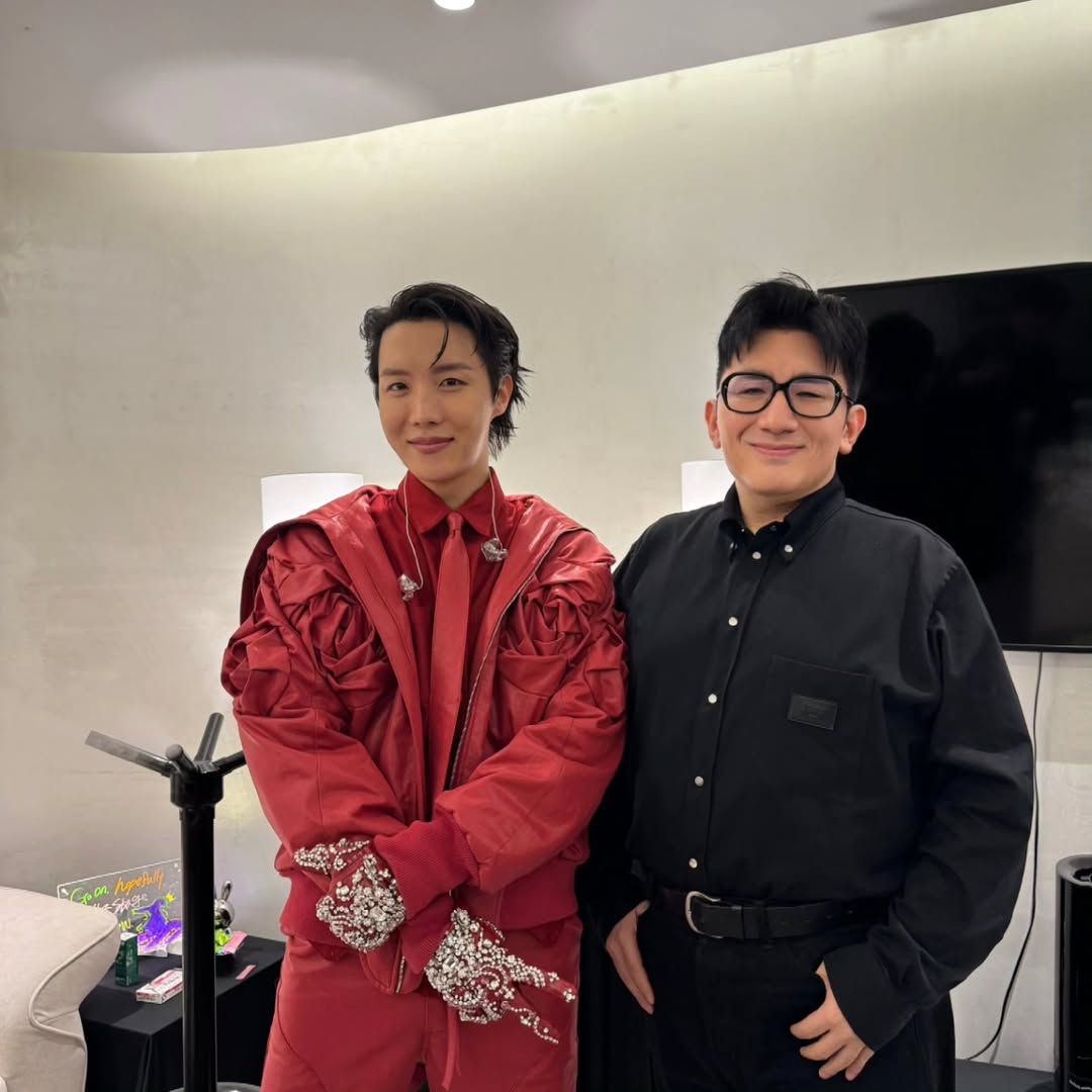 防弾少年団JIN、J-HOPEのコンサート鑑賞…パン・シヒョク議長も