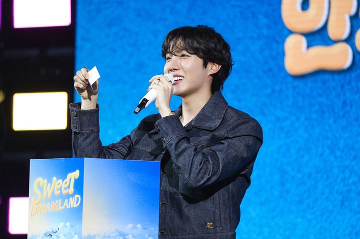 BTS・J-HOPE　新曲発表記念12時間ライブ配信で累積再生回数2700万回…「ウィバース最多」