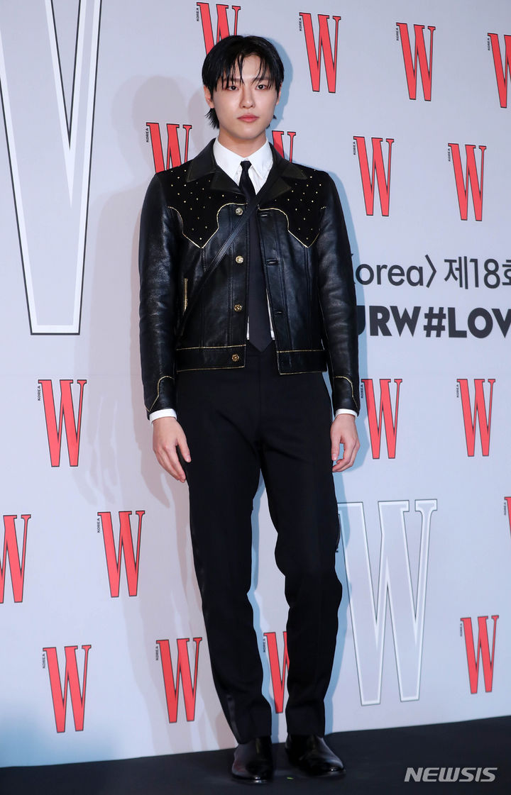 WOODZ事務所、故キム・セロンさんとの交際説にコメントせず　「私生活なので確認できない」