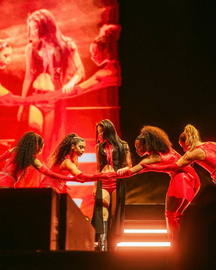 BLACKPINKジェニー、コーチェラのステージで叫んだ感動のメッセージ　「お母さん、大好き」