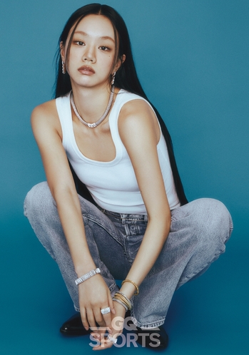 【フォト】ヘリ、ジュエリー・グラビアで優雅&洗練ムード