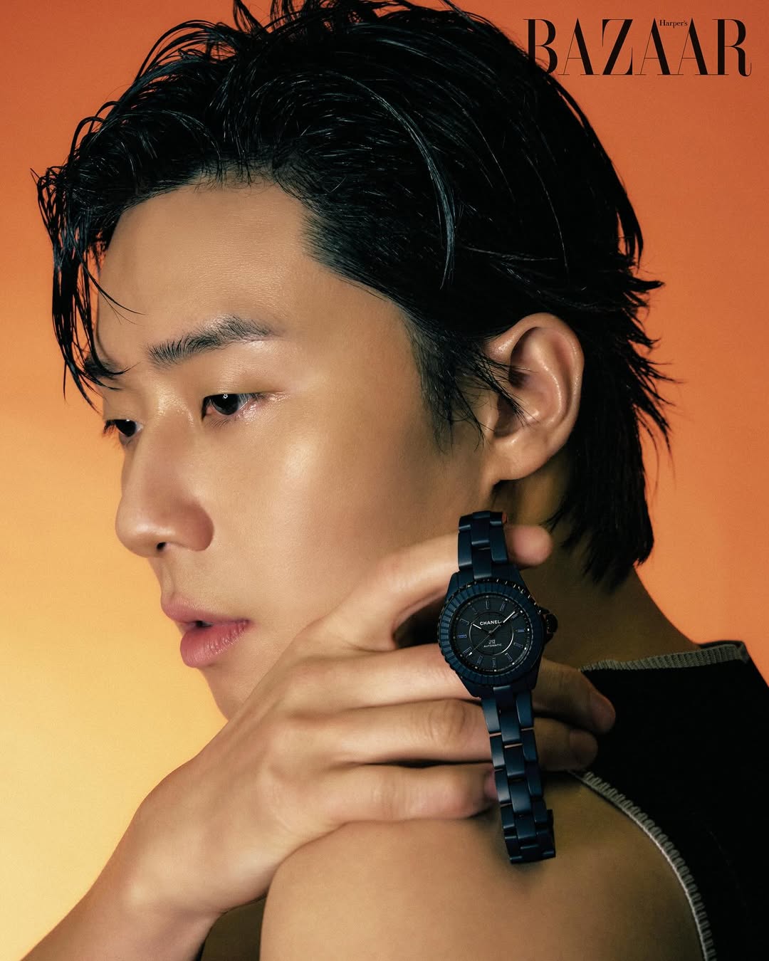 【フォト】パク・ソジュン、ソウルの夜空の下で放つ静かなカリスマ