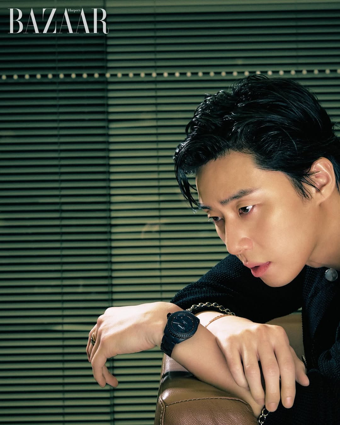 【フォト】パク・ソジュン、ソウルの夜空の下で放つ静かなカリスマ